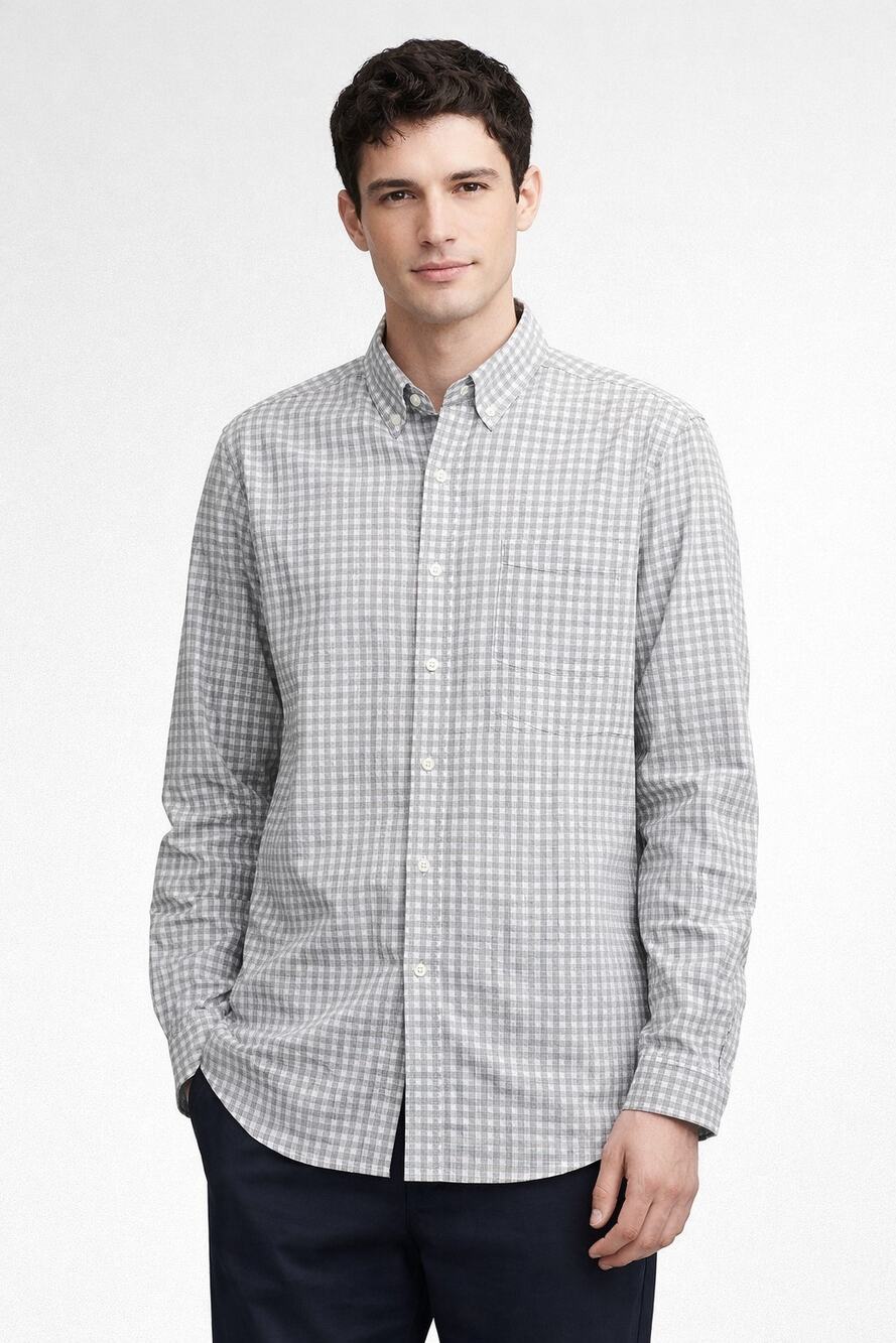 Uniqlo Men’s XL Red, White & Black Plaid Button Down Dress Shirt Cotton